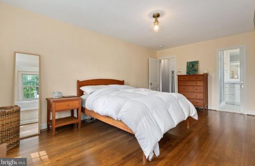 1516 Live Oak Dr, Silver Spring MD 20910-1543 exterior