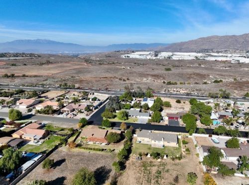 20516 Avenida Hacienda, Riverside CA  92508-2441 exterior