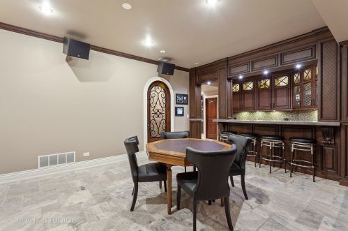 6403 Garfield Ave, Willowbrook IL  60527-5237 exterior