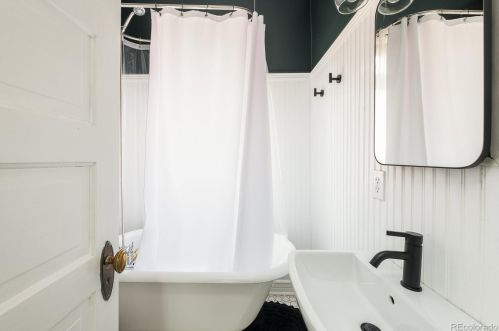 712 Logan St, Denver CO 80203-3114 exterior