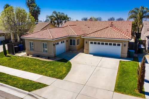 533 Puffin Ln, Lemoore, CA 93245-4945