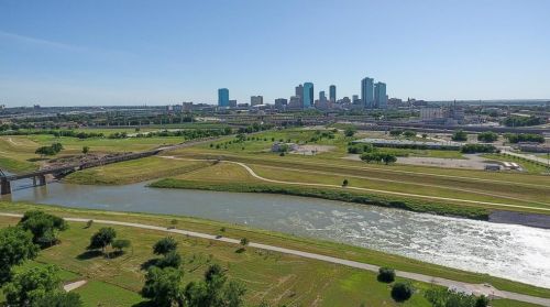 400 Rayner St, Fort Worth TX  76111-1128 exterior