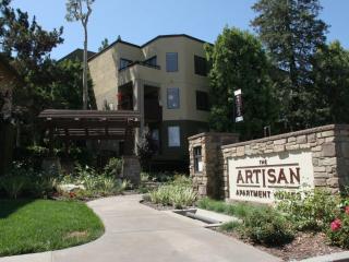 15555 Huntington Village Ln, Huntington Beach CA  92647-3054 exterior