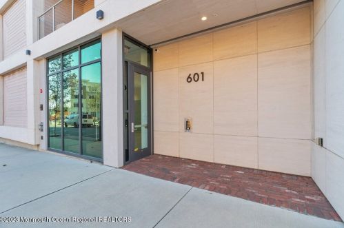 601 Heck St, Tinton Falls NJ 07712-6615 exterior