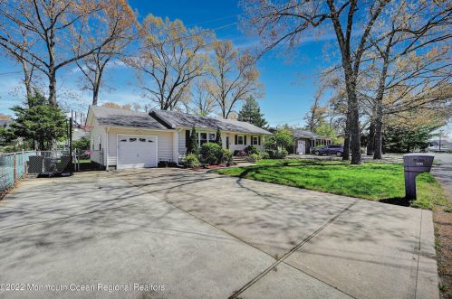 465 Ensign Rd, Lacey, NJ 08731-4818