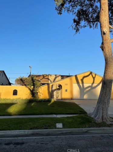 15000 Florwood Ave, Hawthorne, CA 90250-8356