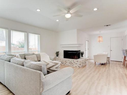 2923 Allister St, Dallas TX  75229-2460 exterior