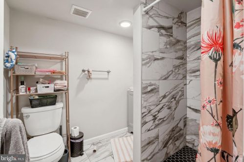 129 63rd St, Philadelphia PA 19142-2303 exterior