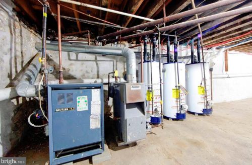 1945 61 St, Philadelphia PA 19142-0014 exterior