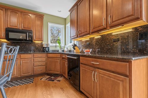 816 Mark Ln, Pingree Grove IL  60140-8278 exterior