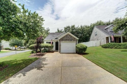 136 Ilex Dr, Holly Springs, GA 30114-7191