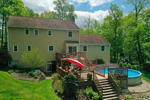 62 Church St, Upper Stepney, CT 06468-1819