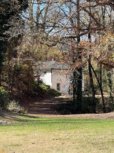 1037 Falls Rd, Toccoa, GA 30577-2422