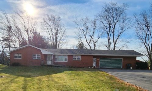 5906 3500s Rd, Saint Anne, IL 60964-4036
