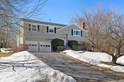 14 Fawn Dr, Wallingford, CT 06492-3308