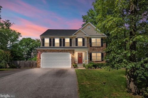 716 Oak Grove Cir, Severna Park, MD 21146-4256