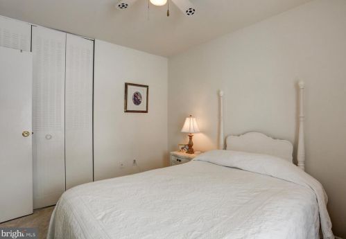 54 Valleybrook Dr, Lancaster PA  17601-4612 exterior