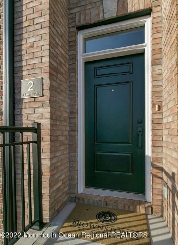 2 River St, Tinton Falls NJ 07701-1324 exterior