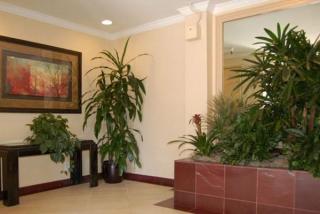 7280 Hillside Ave, Los Angeles CA  90046-2375 exterior