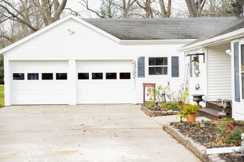 8342 Main St, Nelson IL  61021-9406 exterior