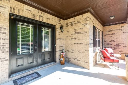 5533 Leaf Ridge Ln, Buford, GA 30518-4415