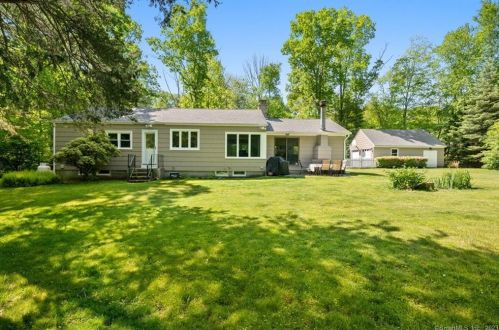 6 Forsyth Rd, Colchester CT  06420-4045 exterior