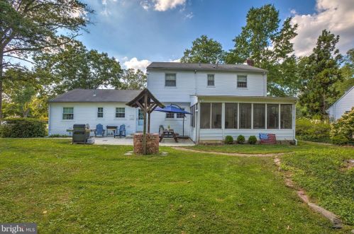 15 Lopatcong Dr, Trenton NJ 08638-1317 exterior