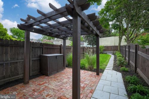 524 Orange St, Lancaster PA  17603-3665 exterior