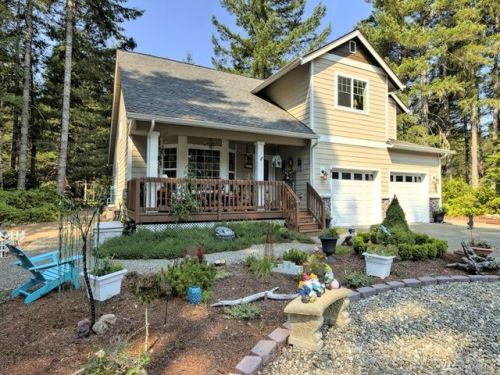 91 Country Club Dr, Union, WA 98592-9754