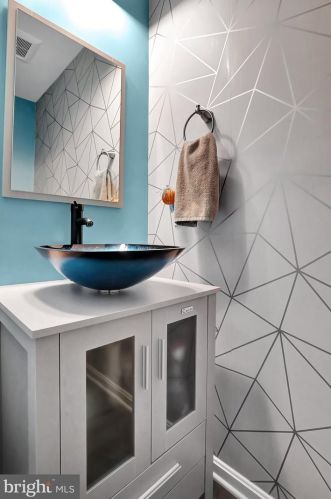 77 Overlook Dr, Hanover PA 17331-9136 exterior