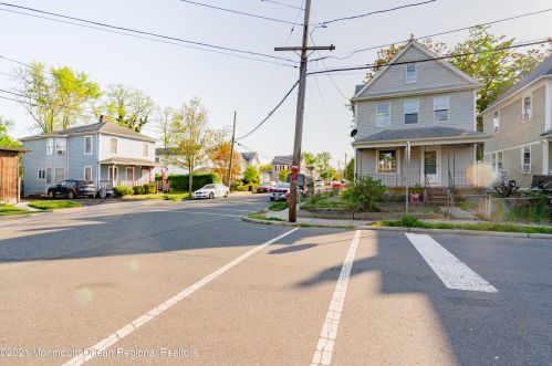 22 High St, Tinton Falls NJ  07724-3451 exterior