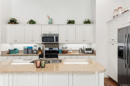 136 Coralwood, Irvine CA  92618-2248 exterior