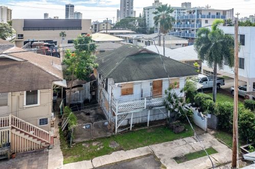 1819 Waiola St, Honolulu HI  96826-2636 exterior