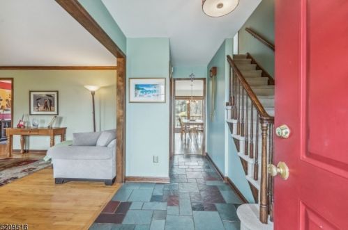 9 Stacy Dr, Montgomery, NJ 08502-5020