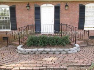 291 Dalrymple Rd, Atlanta GA  30328-1264 exterior