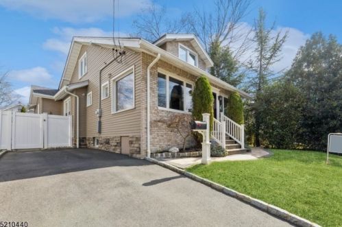 28 Nelson Pl, Nutley, NJ 07110-2915