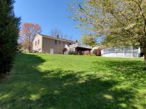 30 Slope Dr, Hackettstown NJ  07840-4124 exterior