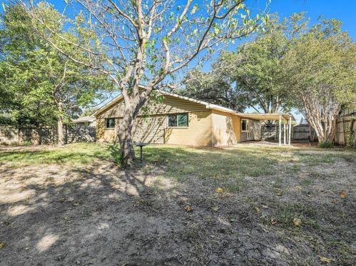 2030 Victoria Rd, Carrollton TX 75007-3120 exterior