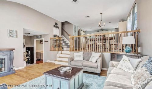 32 Eisele Ave, Tinton Falls NJ  07712-4174 exterior