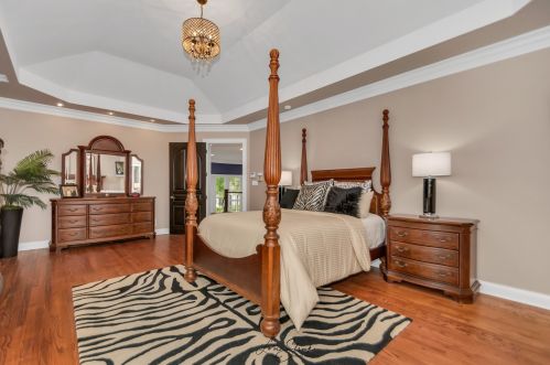 305 Ambriance Dr, Willowbrook IL  60527-0803 exterior