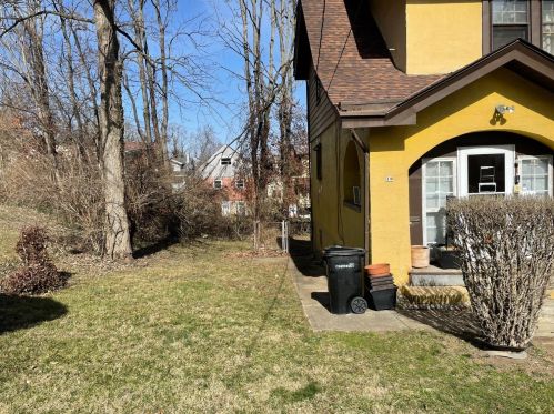 10 Clinton Springs Ln, Cincinnati, OH 45217-1935