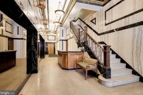 204 17th St, Philadelphia, PA 19103-1202