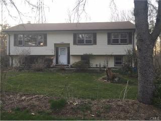22 Nutmeg Ln, Huntington, CT 06484-1713