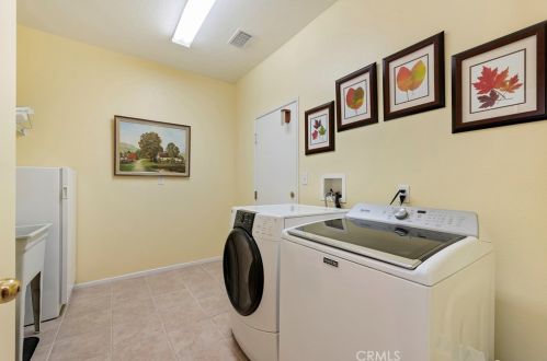 17617 Cedarwood Dr, Riverside CA  92503-7038 exterior