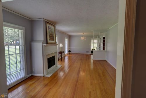 3036 Lynn Dr, Atlanta GA  30311-2329 exterior