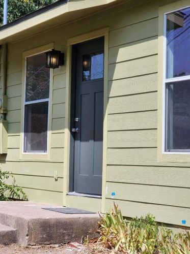 1719 Adina St, Austin TX  78721-1507 exterior