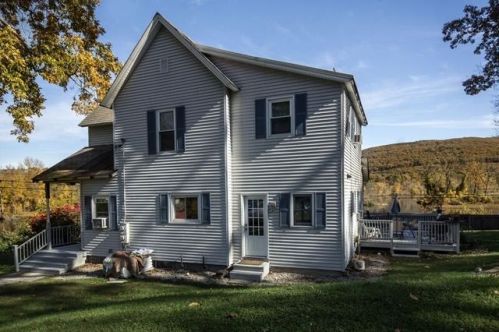 118 River Rd, Brattleboro, VT 05301-9085
