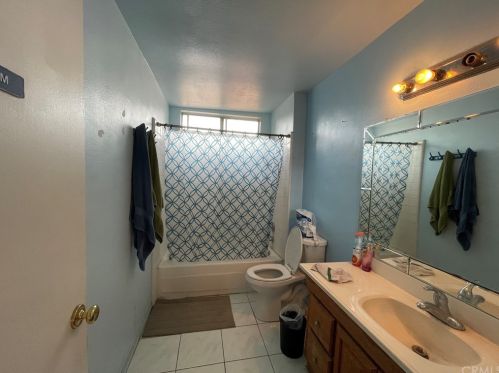 210 Alton Ave, Santa Ana CA 92707-4400 exterior