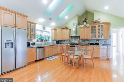 6920 Ben Franklin Rd, Springfield, VA 22150-3012