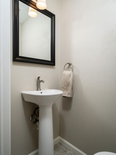 2 Creekwood Ln, Cincinnati OH 45237-1714 exterior